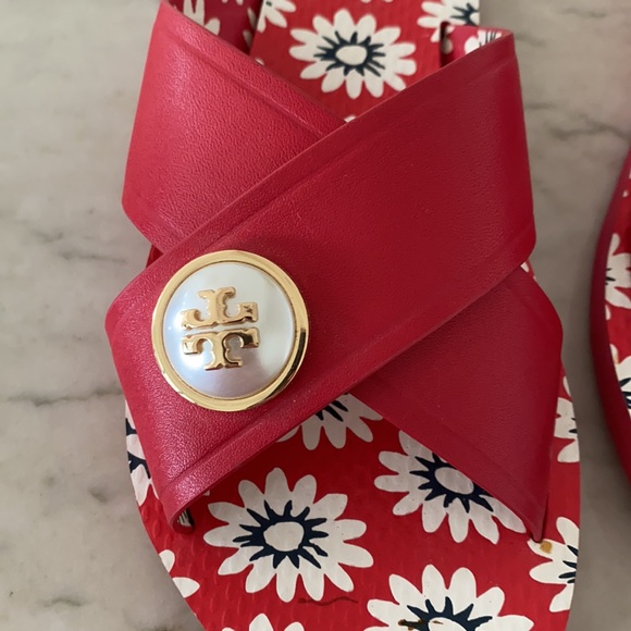 Tory Burch red slide on sandals with brooch - Picture 6 of 7